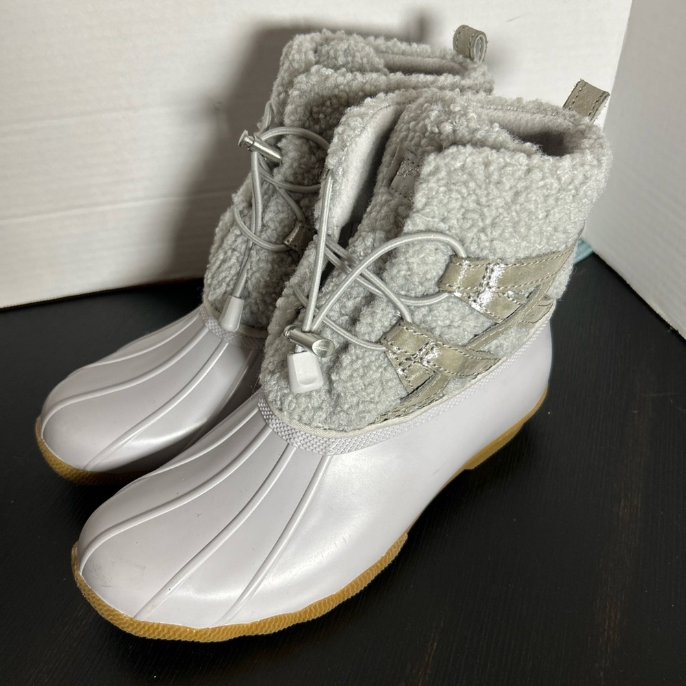 Sperry Light Gray Sherpa Duck Boots with Tan Sole new without tags